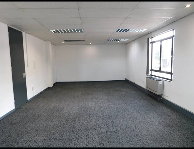 60M² OFFICE TO LET IN HYDE PARK